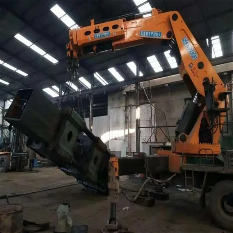 利川200吨折臂吊出租