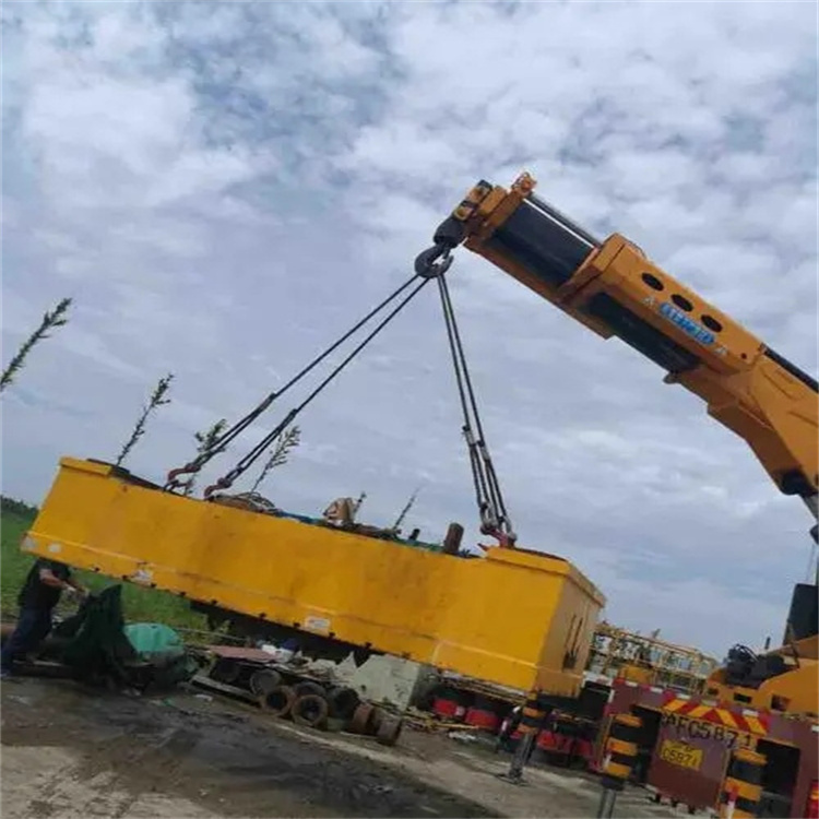 利川随车吊吊集装箱怎么吊