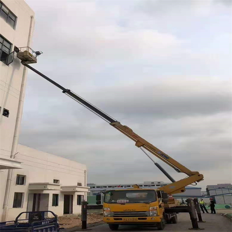 利川吊车可以用吊笼吊人作业吗