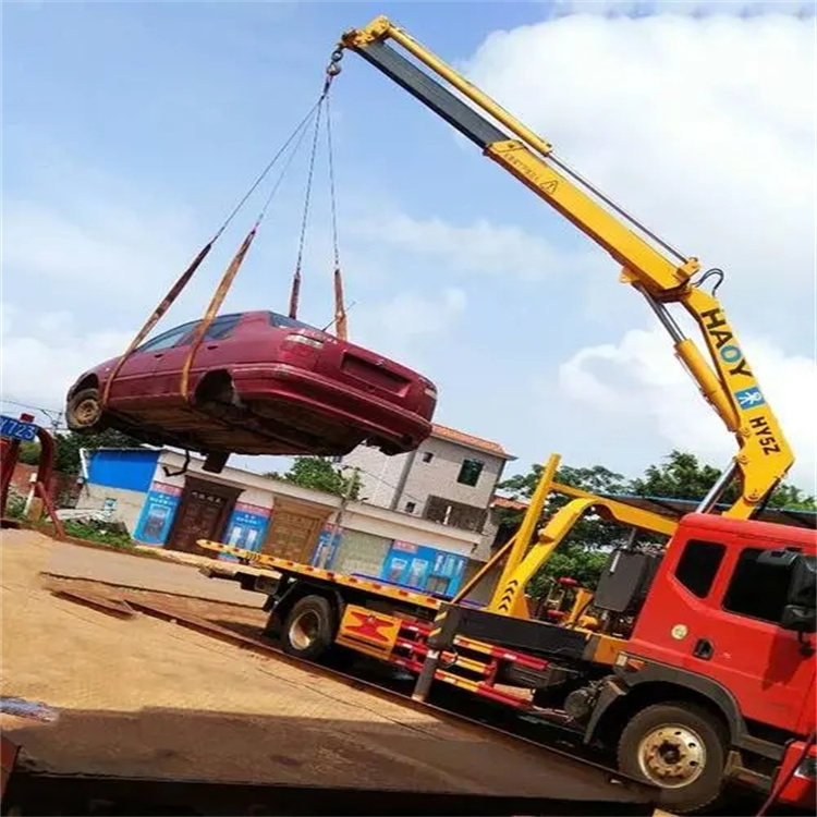 利川吊车吊汽车的正确方法